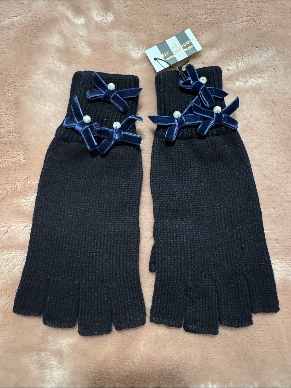 NWT Lele Sadoughi Fingerless Gloves with Bow and Pearl Accents, Black, One Size
